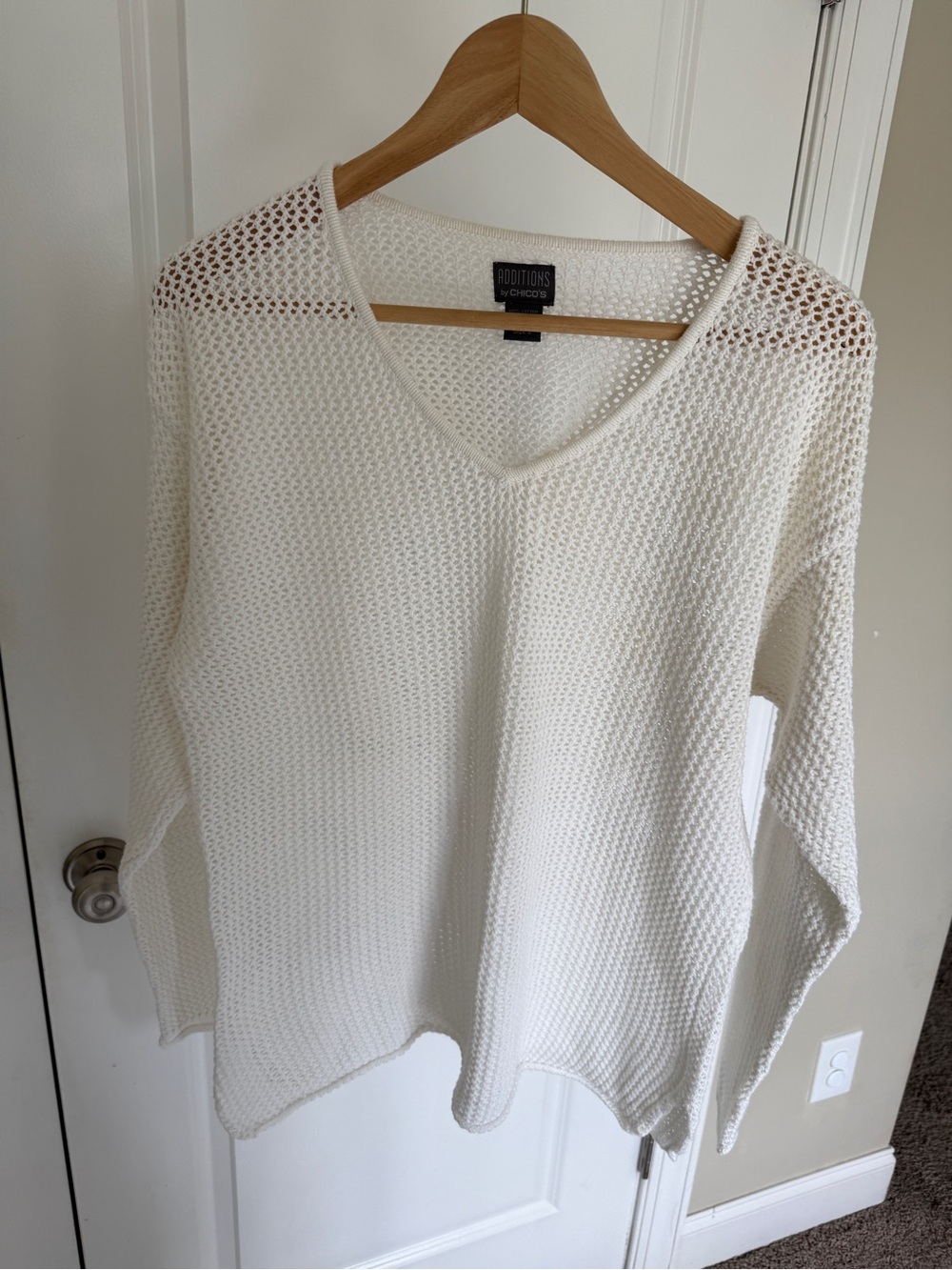 Chico's White Open-Knit crochet V-Neck Sweater 2 large